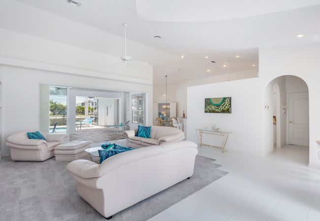 House in Cape Coral - HEAVENLY COASTAL House in Cape Coral - HEAVENLY COASTAL
