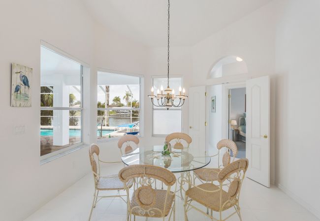 House in Cape Coral - HEAVENLY COASTAL House in Cape Coral - HEAVENLY COASTAL