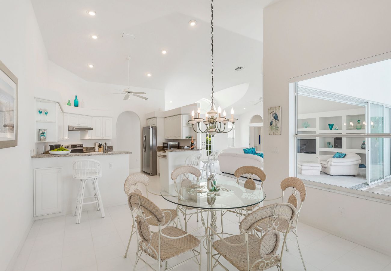 House in Cape Coral - HEAVENLY COASTAL House in Cape Coral - HEAVENLY COASTAL