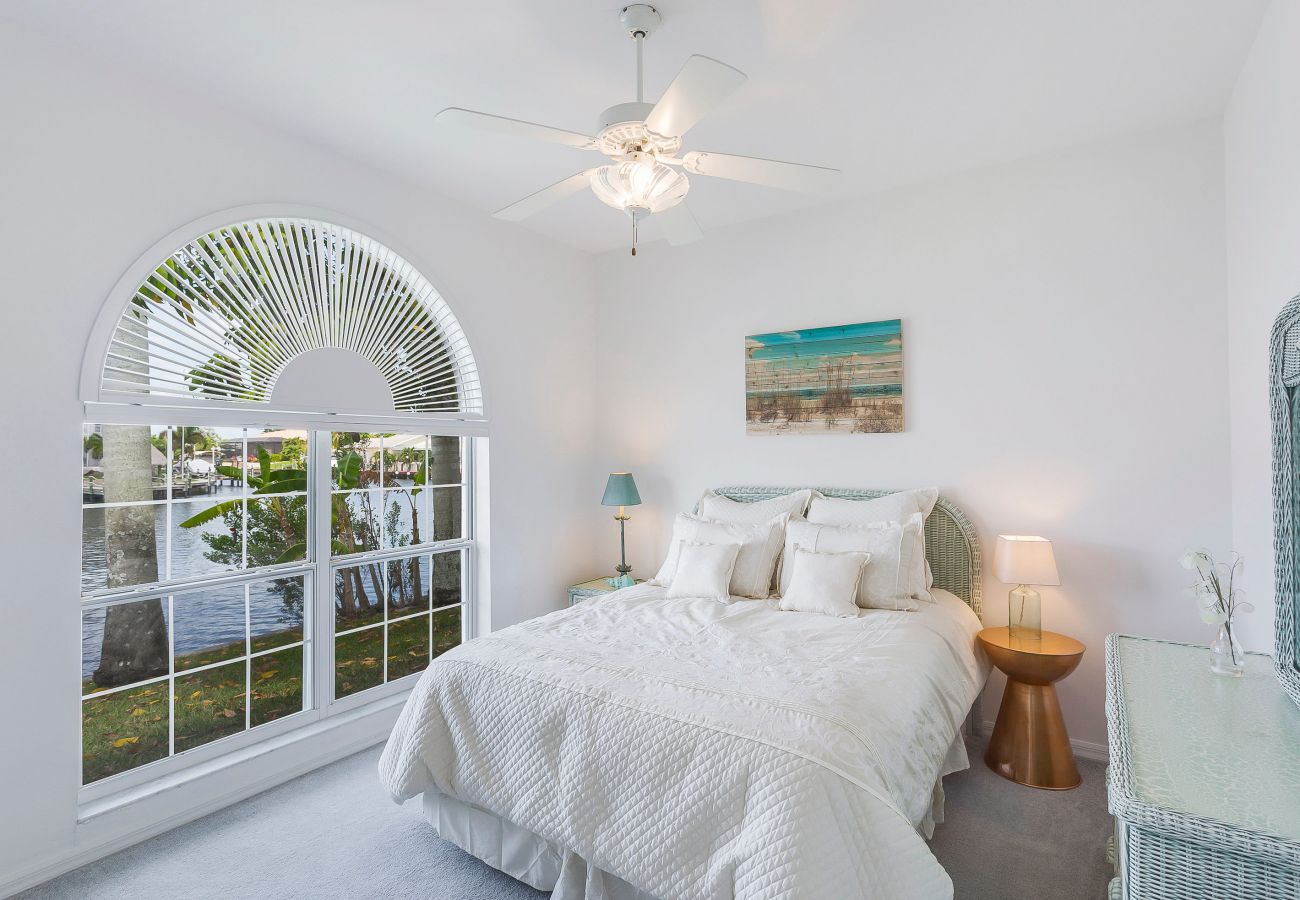 House in Cape Coral - HEAVENLY COASTAL House in Cape Coral - HEAVENLY COASTAL