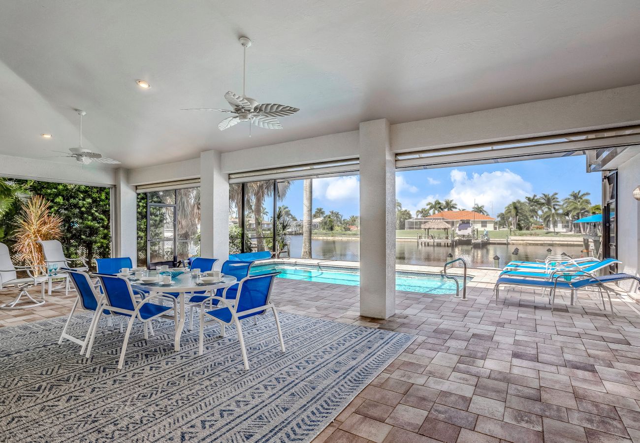 House in Cape Coral - HEAVENLY COASTAL House in Cape Coral - HEAVENLY COASTAL
