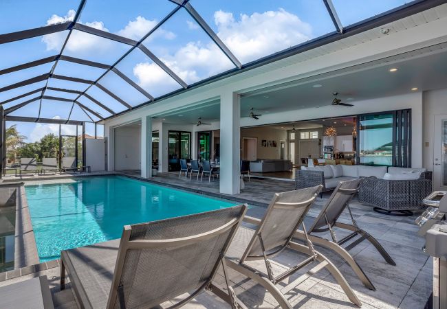 House in Cape Coral - THE LAKE HOUSE House in Cape Coral - THE LAKE HOUSE
