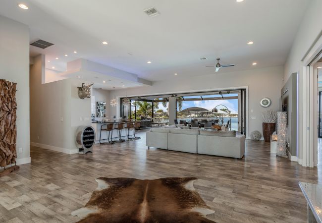 House in Cape Coral - THE LAKE HOUSE House in Cape Coral - THE LAKE HOUSE