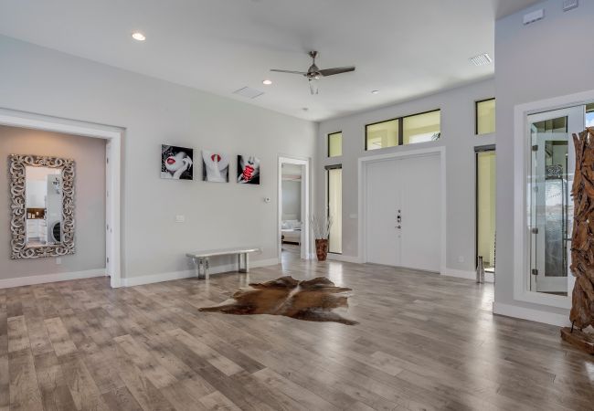 House in Cape Coral - THE LAKE HOUSE House in Cape Coral - THE LAKE HOUSE