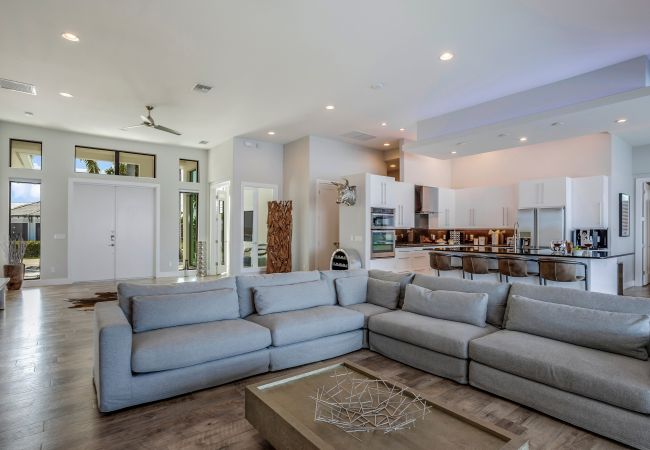 House in Cape Coral - THE LAKE HOUSE House in Cape Coral - THE LAKE HOUSE