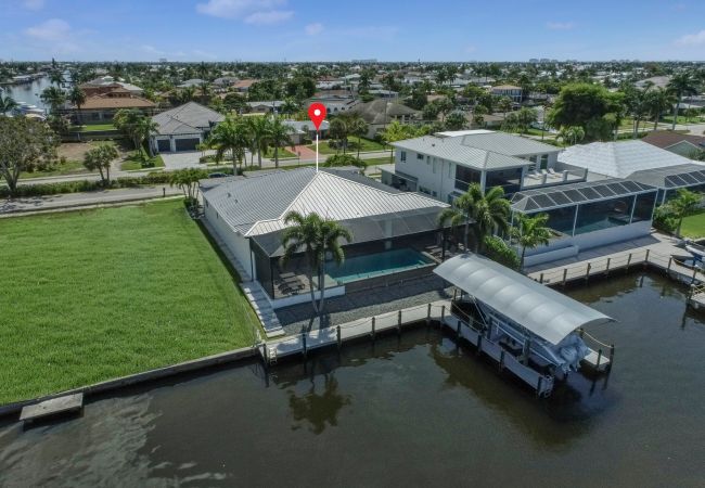 House in Cape Coral - THE LAKE HOUSE House in Cape Coral - THE LAKE HOUSE