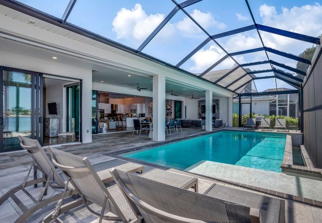 House in Cape Coral - THE LAKE HOUSE House in Cape Coral - THE LAKE HOUSE