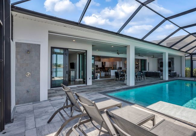 House in Cape Coral - THE LAKE HOUSE House in Cape Coral - THE LAKE HOUSE
