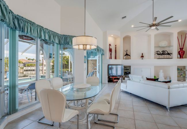 House in Cape Coral - SUNSET DREAM House in Cape Coral - SUNSET DREAM