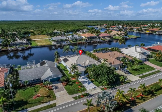 House in Cape Coral - SUNSET DREAM House in Cape Coral - SUNSET DREAM