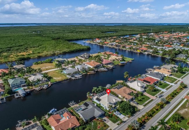 House in Cape Coral - SUNSET DREAM House in Cape Coral - SUNSET DREAM