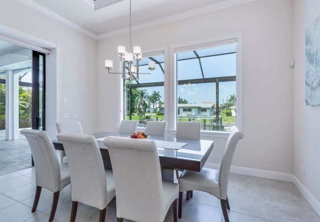 House in Cape Coral - SALT LIVING House in Cape Coral - SALT LIVING
