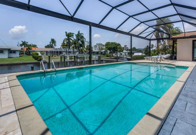 House in Cape Coral - SALT LIVING House in Cape Coral - SALT LIVING