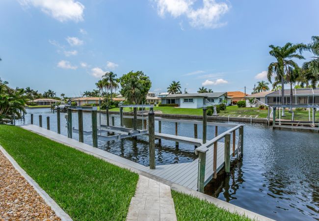 House in Cape Coral - SALT LIVING House in Cape Coral - SALT LIVING