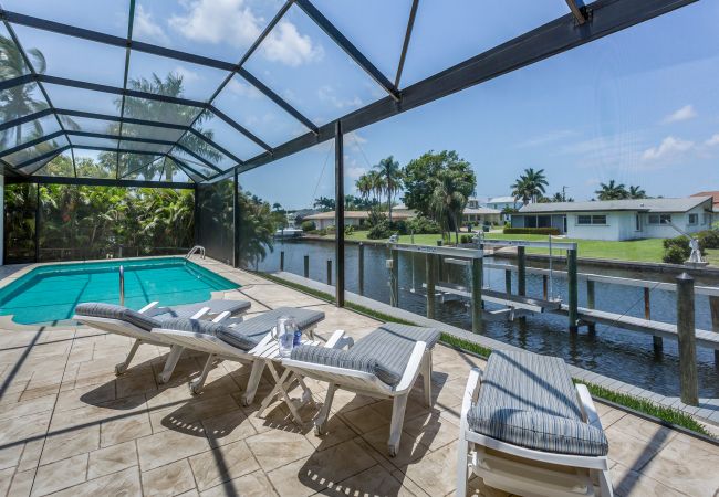 House in Cape Coral - SALT LIVING House in Cape Coral - SALT LIVING