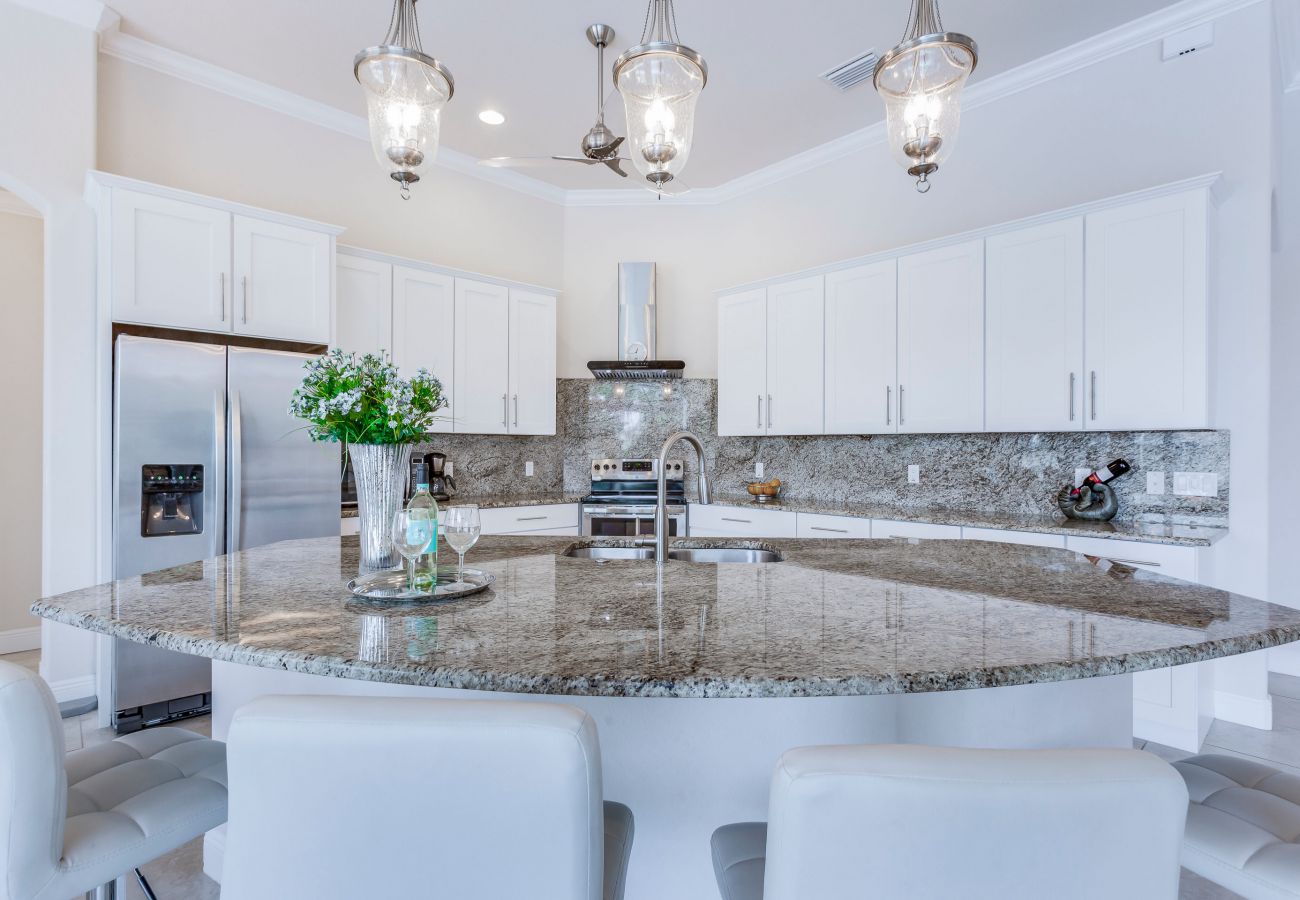 House in Cape Coral - SALT LIVING House in Cape Coral - SALT LIVING