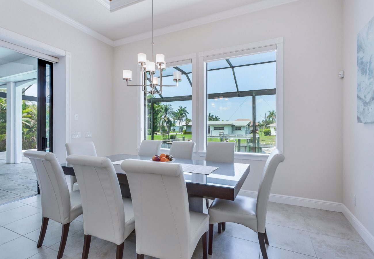 House in Cape Coral - SALT LIVING House in Cape Coral - SALT LIVING