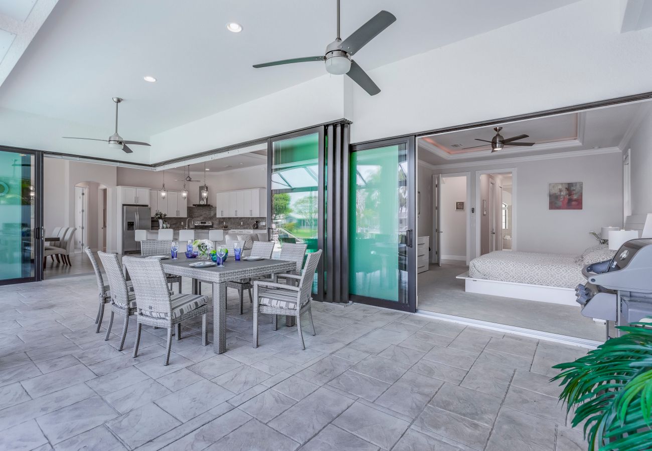 House in Cape Coral - SALT LIVING House in Cape Coral - SALT LIVING