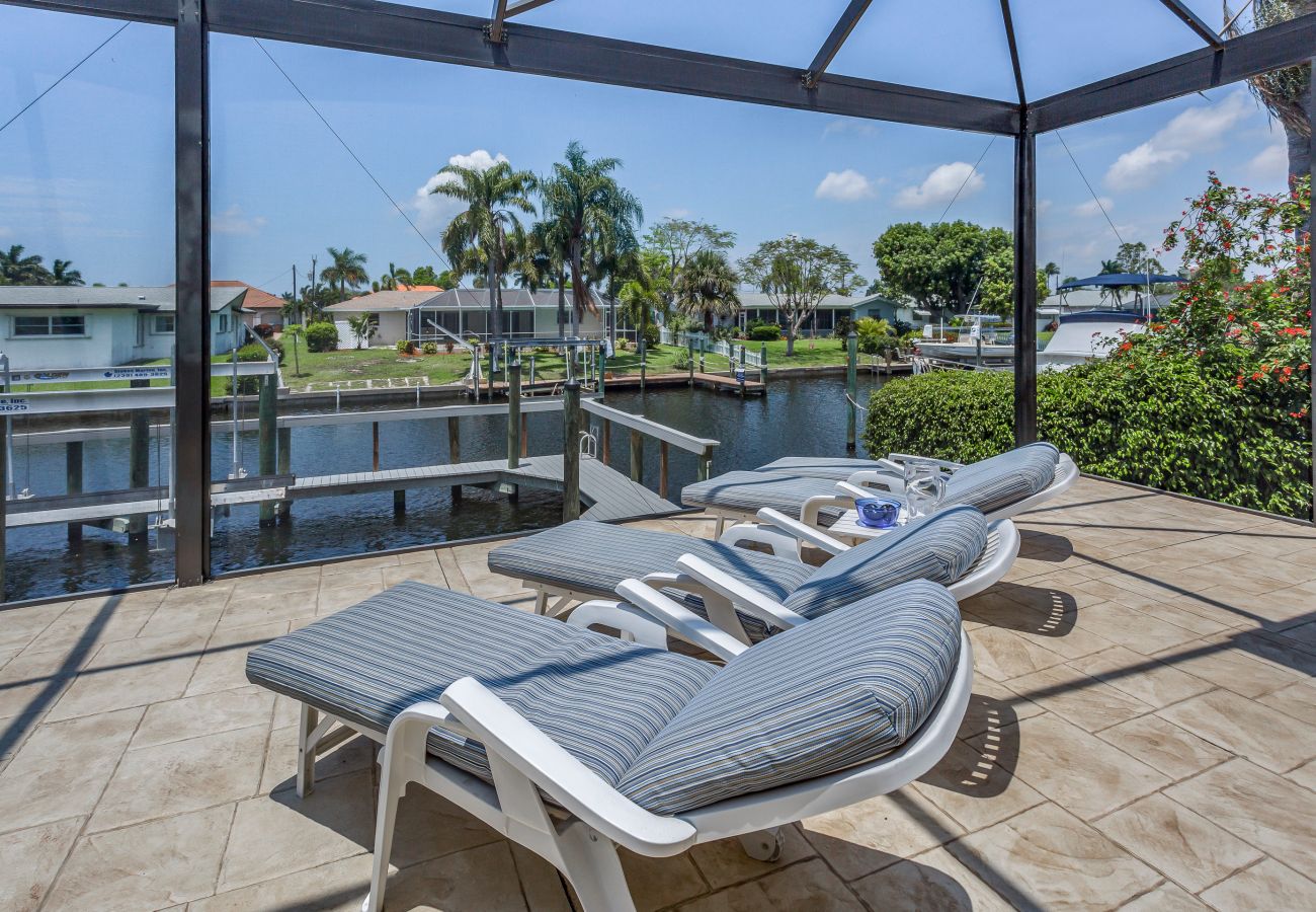 House in Cape Coral - SALT LIVING House in Cape Coral - SALT LIVING