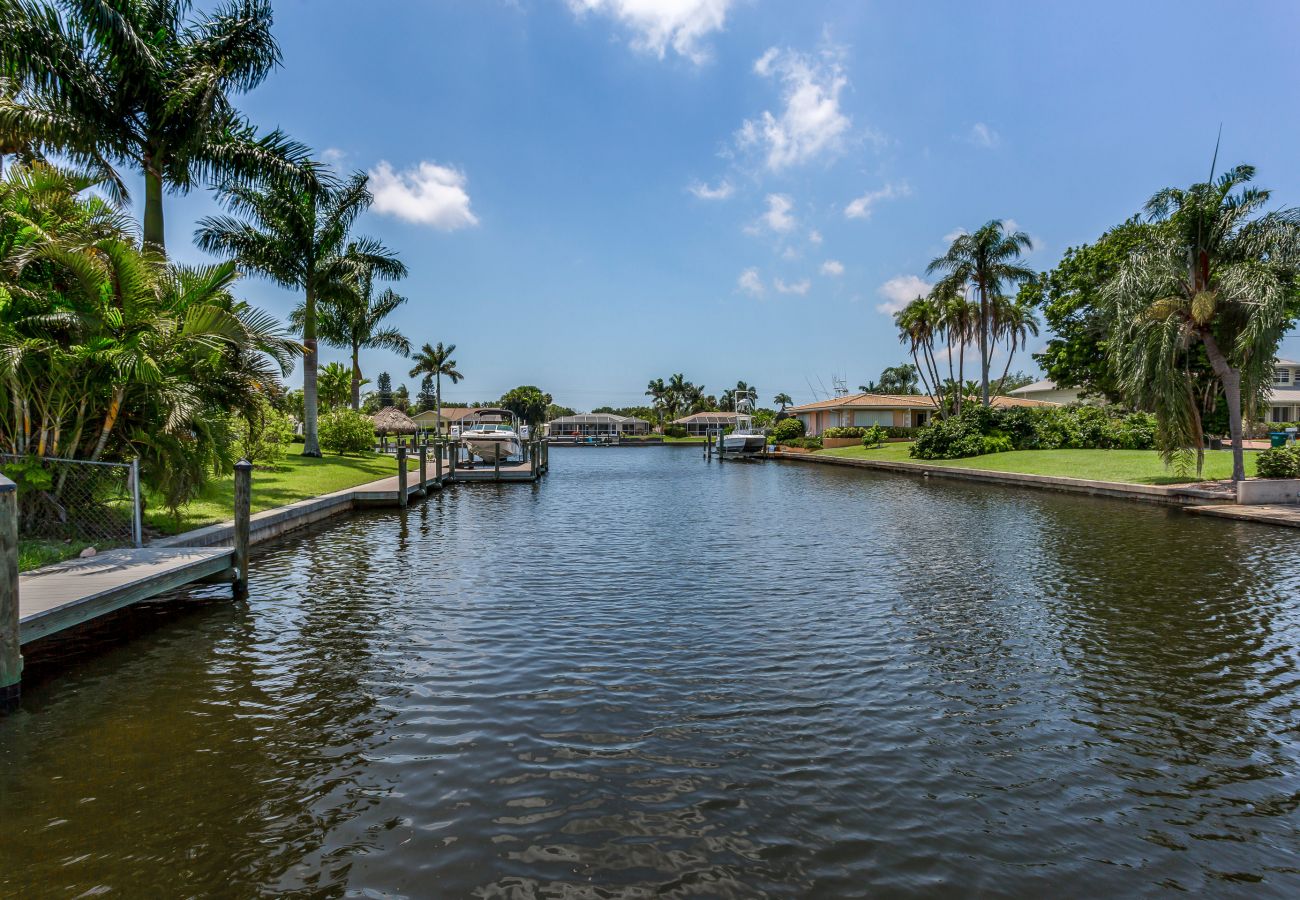House in Cape Coral - SALT LIVING House in Cape Coral - SALT LIVING