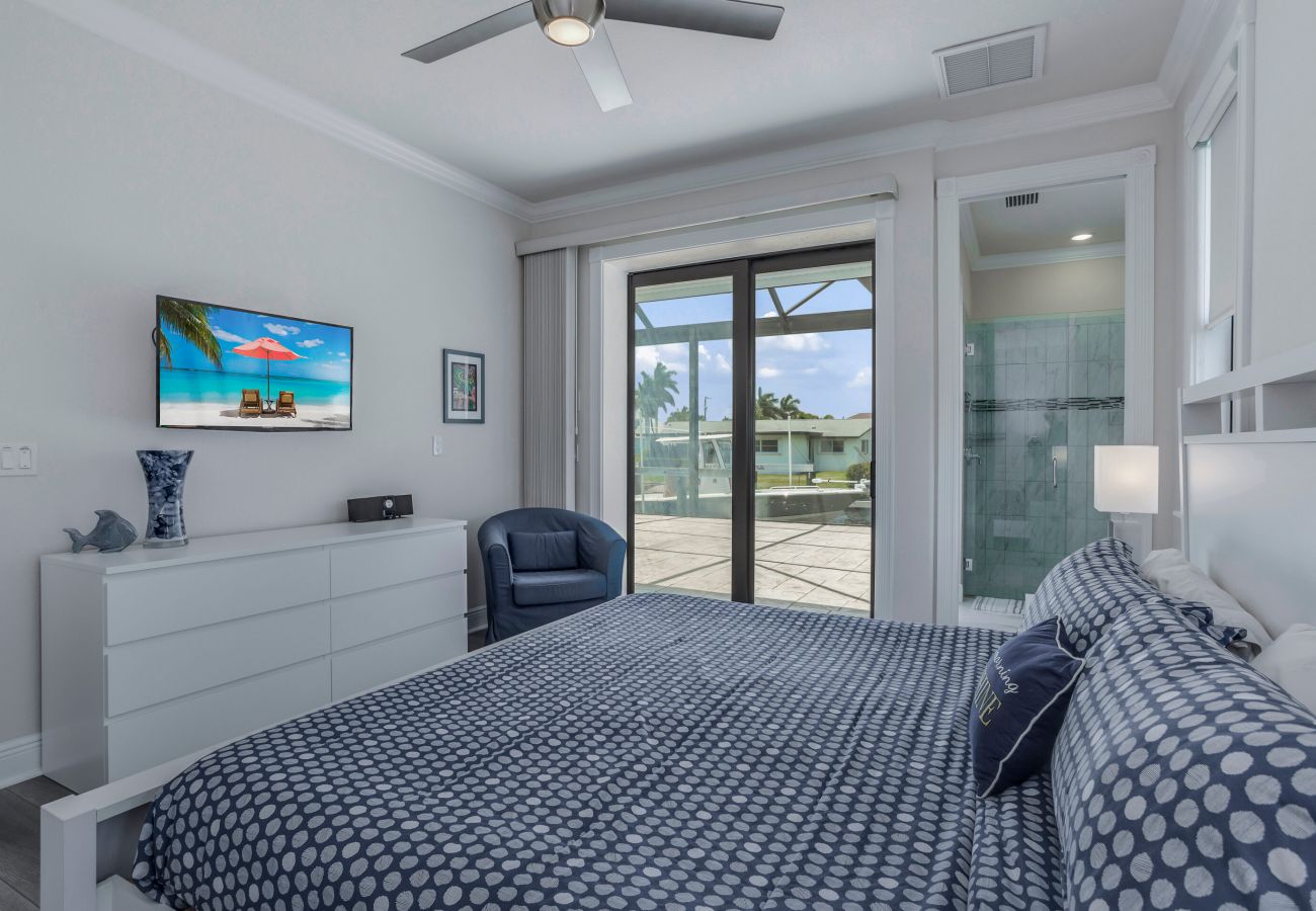 House in Cape Coral - SALT LIVING House in Cape Coral - SALT LIVING
