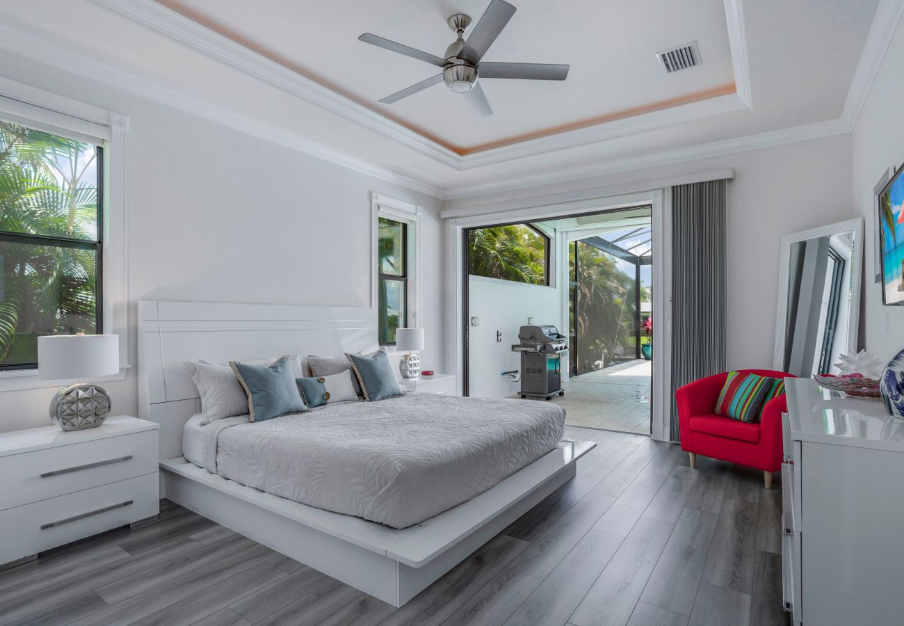 House in Cape Coral - SALT LIVING House in Cape Coral - SALT LIVING