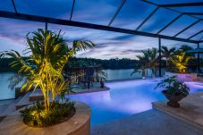 House in Cape Coral - VILLA COURTYARD
