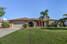 House in Cape Coral - TRAVELER`S PARADISE