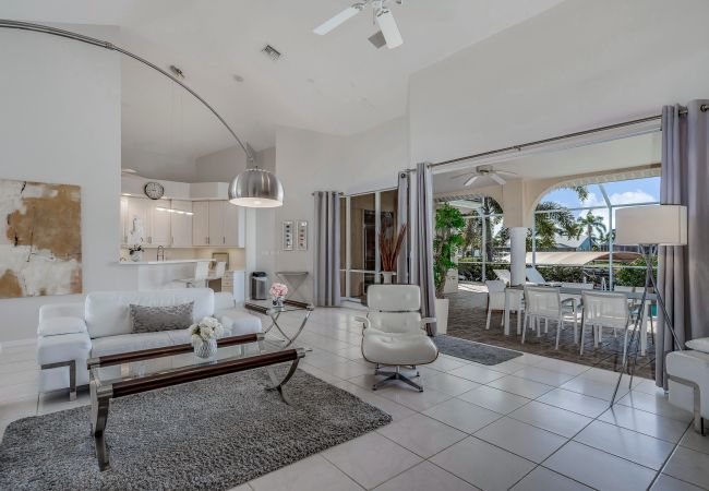 House in Cape Coral - VILLA BELLAGGIO House in Cape Coral - VILLA BELLAGGIO