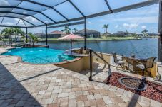 House in Cape Coral - WATER'S EDGE