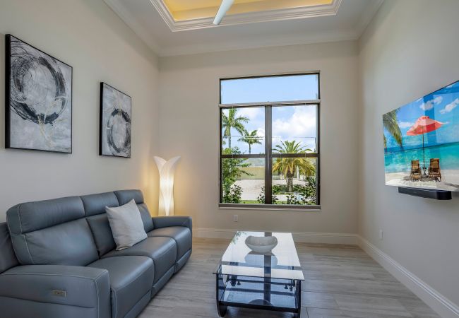 House in Cape Coral - THE RESIDENCE House in Cape Coral - THE RESIDENCE