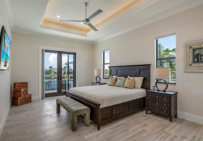 House in Cape Coral - THE RESIDENCE House in Cape Coral - THE RESIDENCE