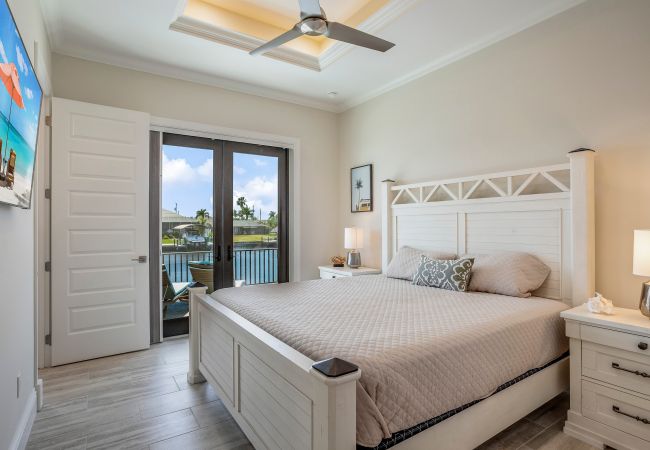 House in Cape Coral - THE RESIDENCE House in Cape Coral - THE RESIDENCE