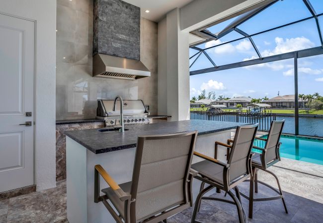 House in Cape Coral - THE RESIDENCE House in Cape Coral - THE RESIDENCE