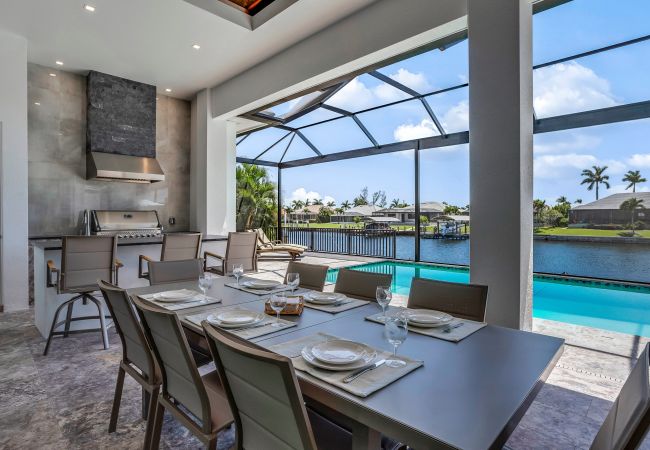 House in Cape Coral - THE RESIDENCE House in Cape Coral - THE RESIDENCE