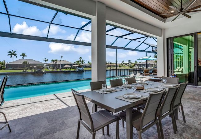 House in Cape Coral - THE RESIDENCE House in Cape Coral - THE RESIDENCE