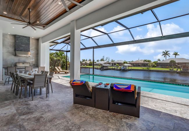 House in Cape Coral - THE RESIDENCE House in Cape Coral - THE RESIDENCE