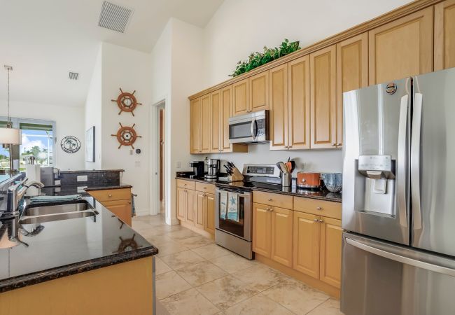 House in Cape Coral - PARADISE PALMS House in Cape Coral - PARADISE PALMS