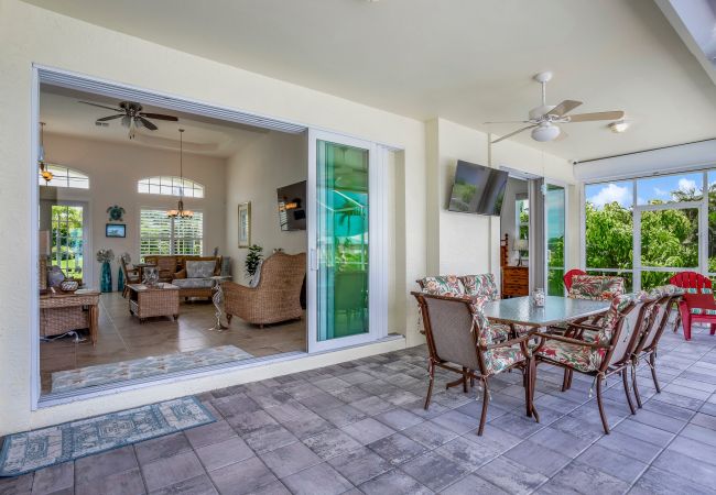 House in Cape Coral - PARADISE PALMS House in Cape Coral - PARADISE PALMS