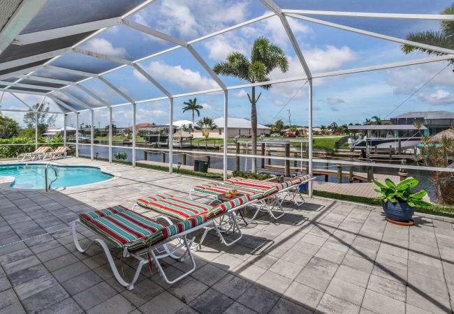 House in Cape Coral - PARADISE PALMS House in Cape Coral - PARADISE PALMS