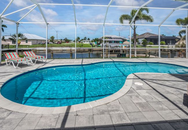 House in Cape Coral - PARADISE PALMS House in Cape Coral - PARADISE PALMS
