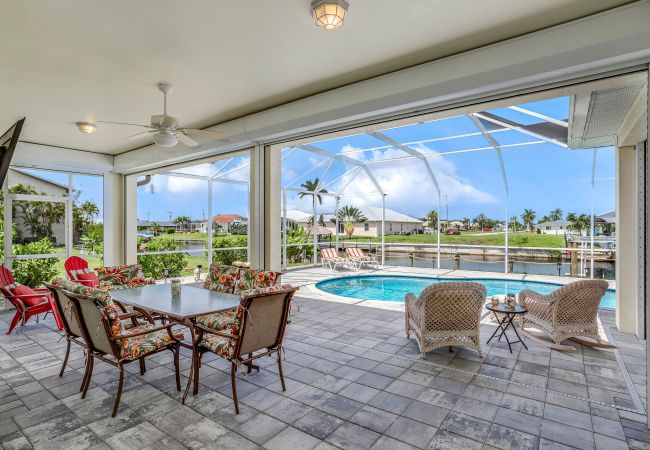House in Cape Coral - PARADISE PALMS House in Cape Coral - PARADISE PALMS