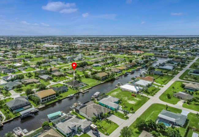 House in Cape Coral - PARADISE PALMS House in Cape Coral - PARADISE PALMS