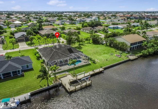 House in Cape Coral - PARADISE PALMS House in Cape Coral - PARADISE PALMS