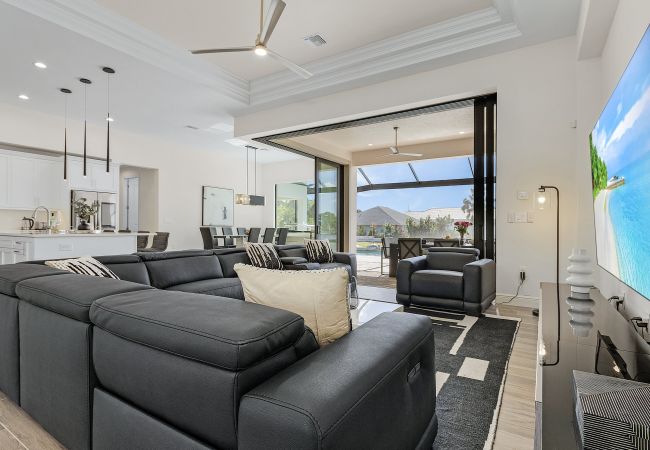 House in Cape Coral - THE GREAT LAKE House in Cape Coral - THE GREAT LAKE