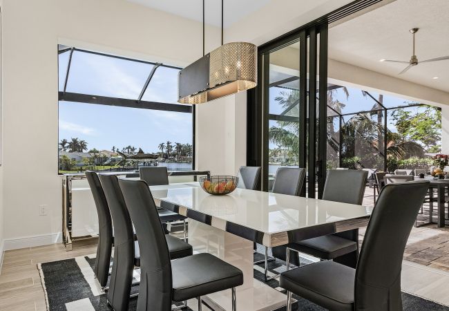 House in Cape Coral - THE GREAT LAKE House in Cape Coral - THE GREAT LAKE