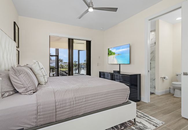 House in Cape Coral - THE GREAT LAKE House in Cape Coral - THE GREAT LAKE