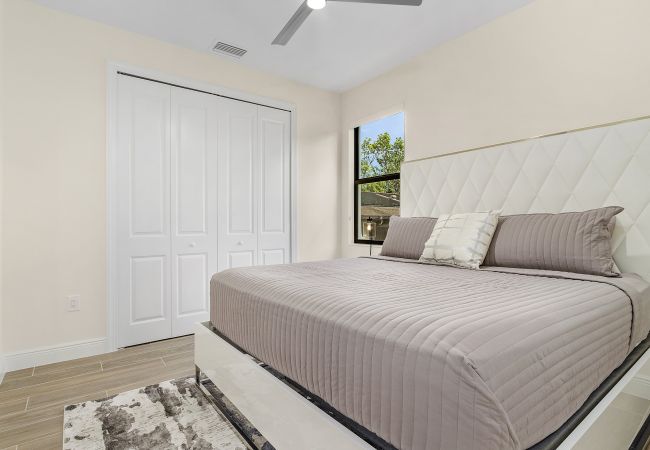 House in Cape Coral - THE GREAT LAKE House in Cape Coral - THE GREAT LAKE