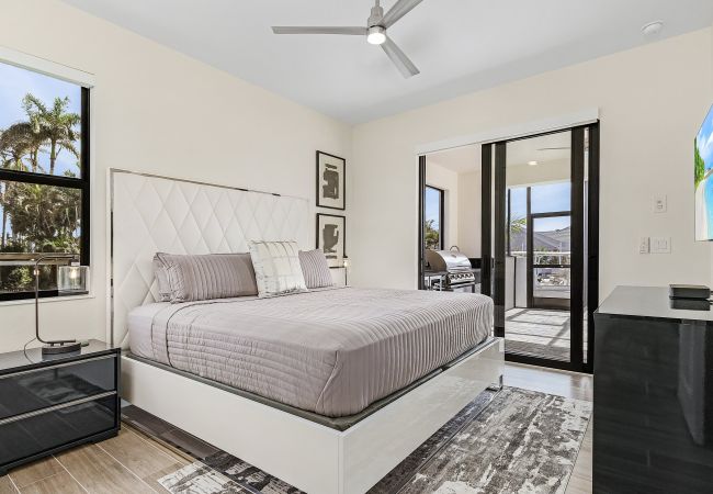 House in Cape Coral - THE GREAT LAKE House in Cape Coral - THE GREAT LAKE