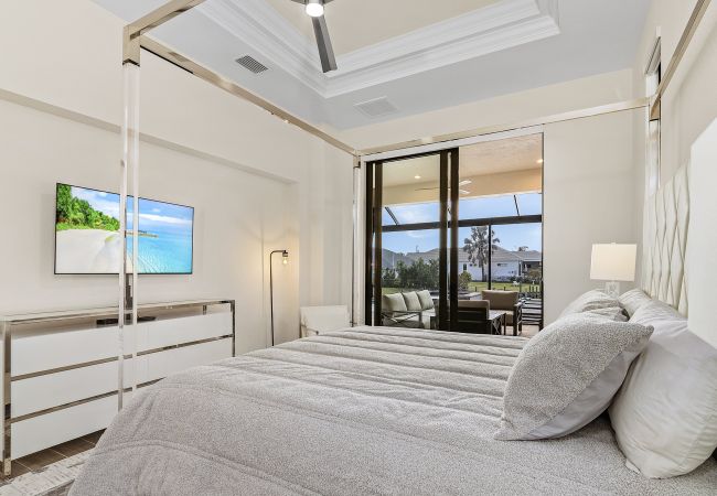 House in Cape Coral - THE GREAT LAKE House in Cape Coral - THE GREAT LAKE